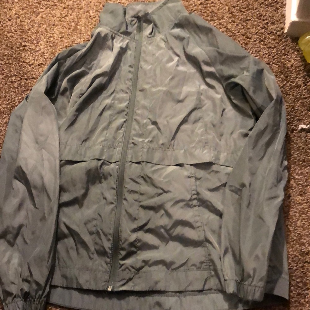 Wind breaker